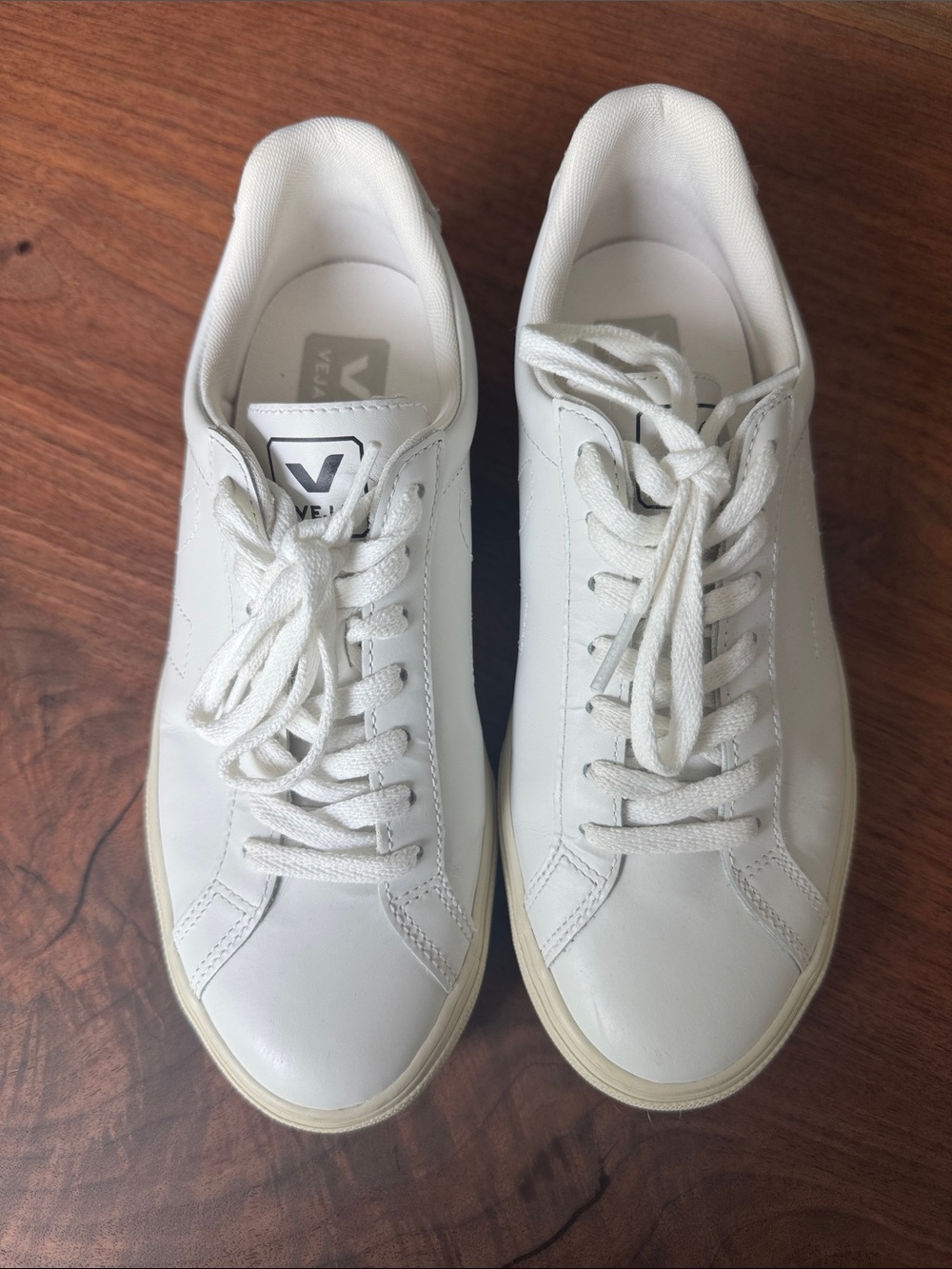 Veja Womens White Leather Low-Top Sneakers with Off-White Sole